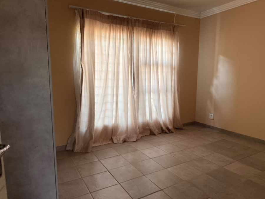 5 Bedroom Property for Sale in Waterkloof North West